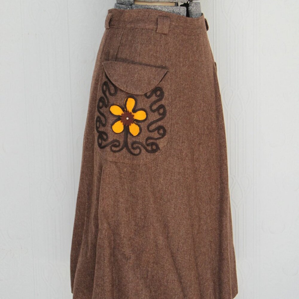 40's brown wool skirt with applique flowers on pockets - Picture 2 of 4